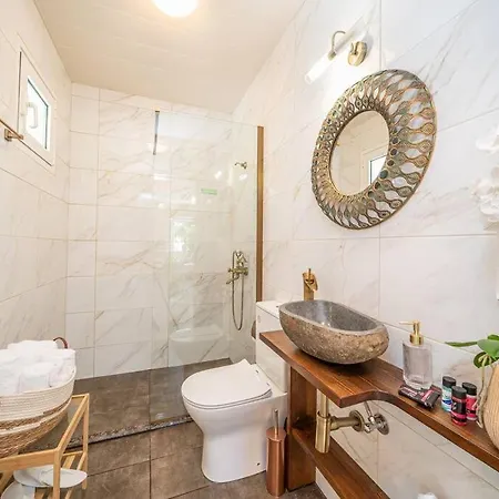 Holiday home Gaia Residences With Lush Garden And Pool *
