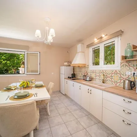 Holiday home Gaia Residences With Lush Garden And Pool