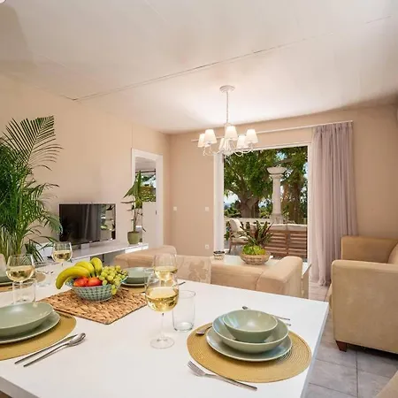 Gaia Residences With Lush Garden And Pool