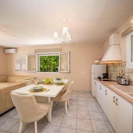 Holiday home Gaia Residences With Lush Garden And Pool *