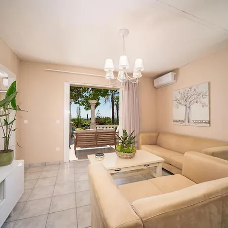 Holiday home Gaia Residences With Lush Garden And Pool
