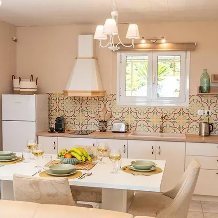 Gaia Residences Case de vacanță