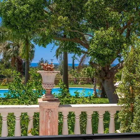 Gaia Residences With Lush Garden And Pool Holiday home