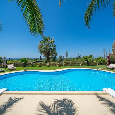 Gaia Residences With Lush Garden And Pool