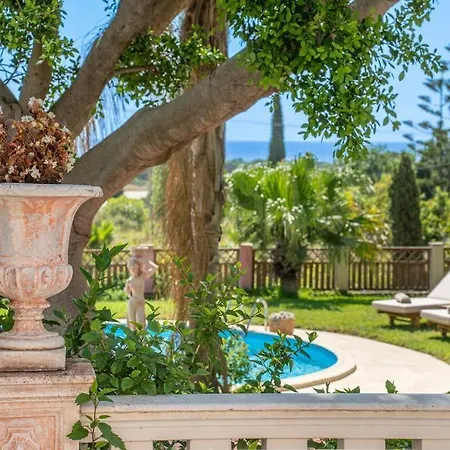 Gaia Residences Сasa de vacaciones