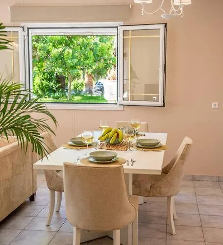 Gaia Residences Ferienhaus *
