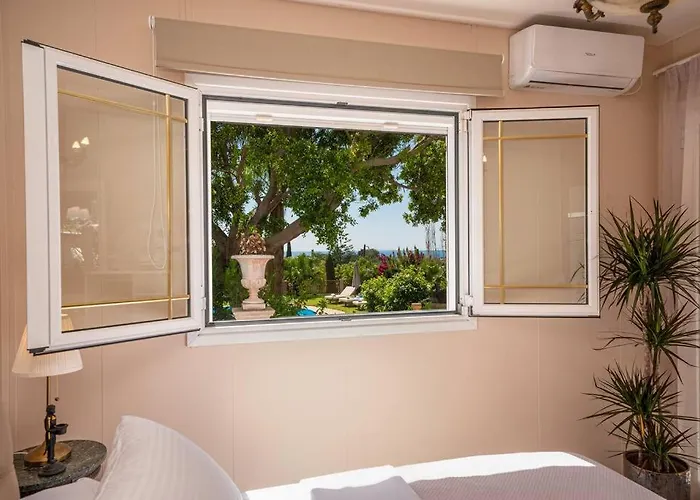 Gaia Residences Ferienhaus *