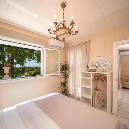 בית נופש Gaia Residences *